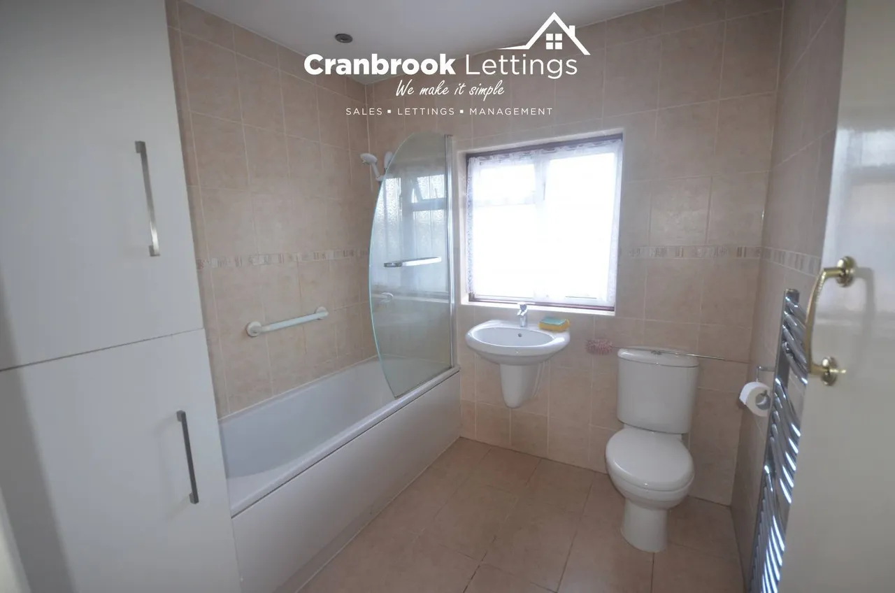 Headley Drive, IG2 6QL, photo 10