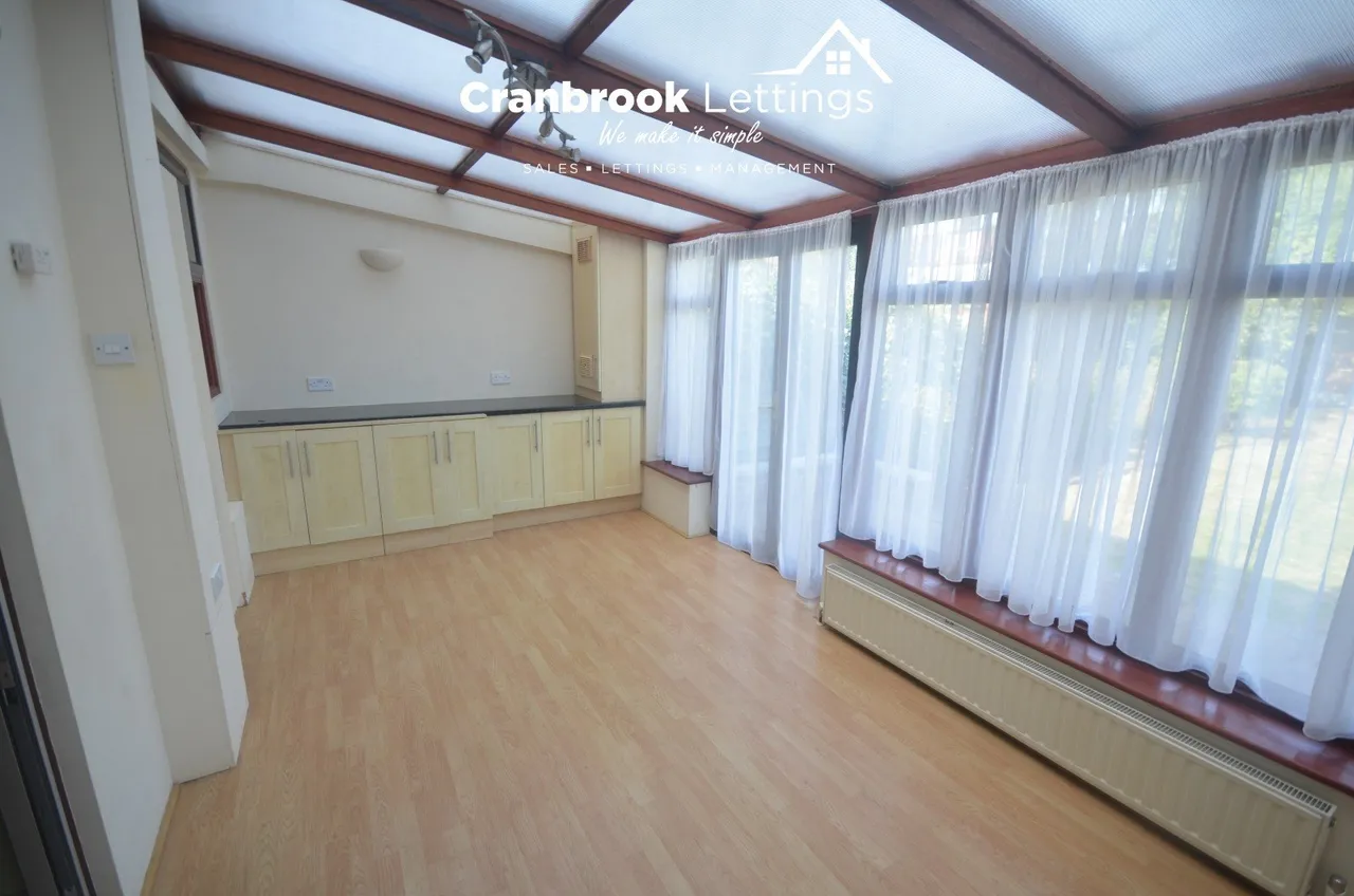 Headley Drive, IG2 6QL, photo 9