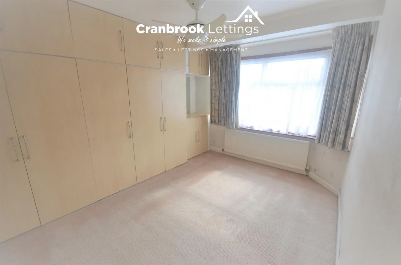 Headley Drive, IG2 6QL, photo 8