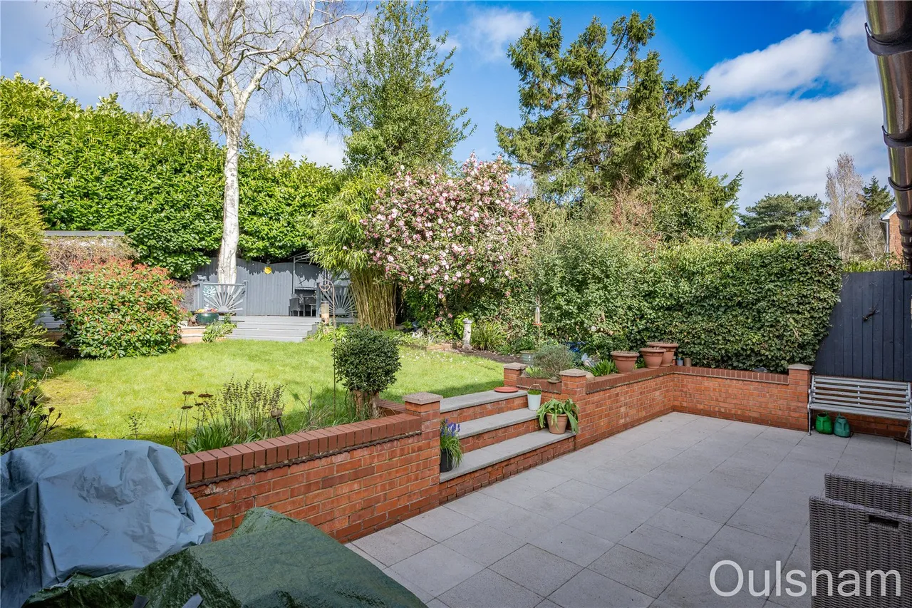 Perryfields Crescent, Bromsgrove, Worcestershire, B61 8ST, photo 2