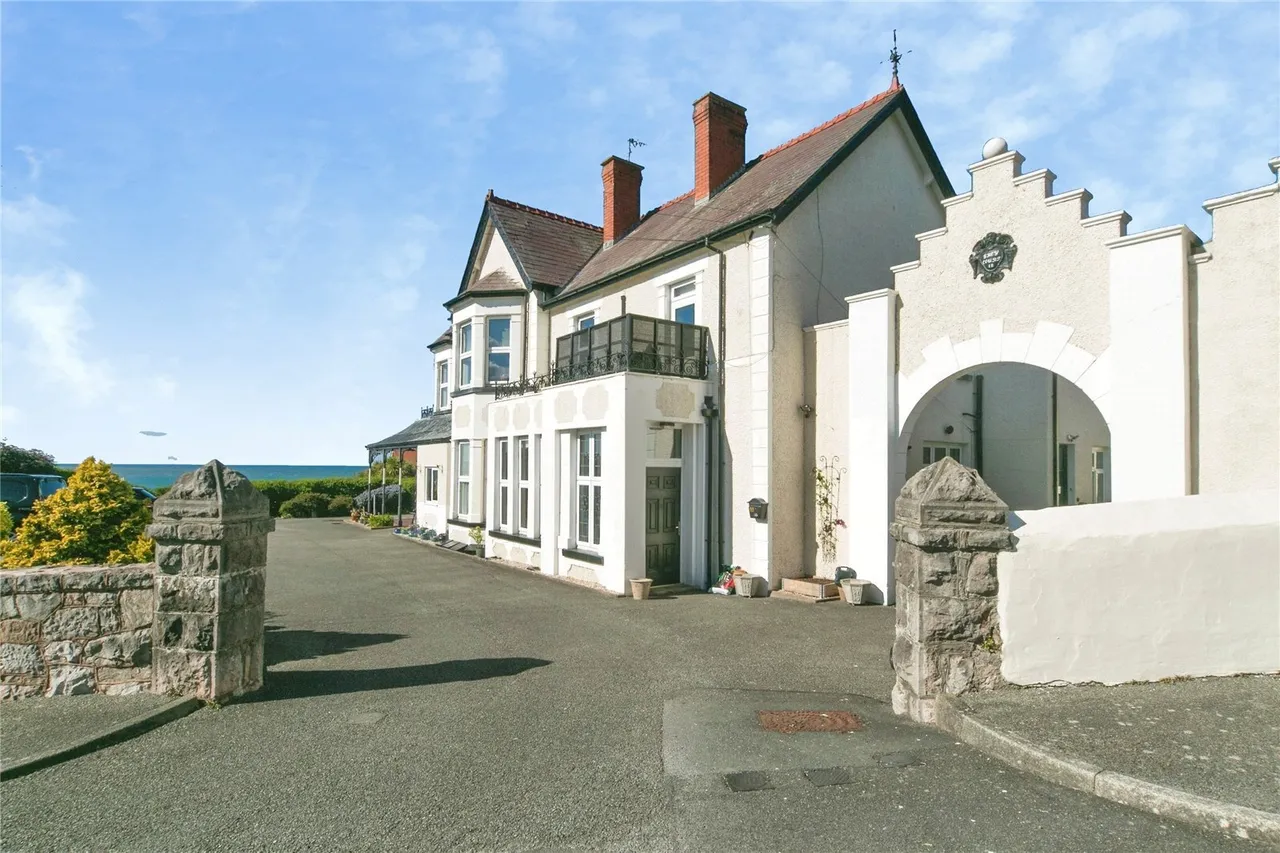 Queens Road, Old Colwyn, LL29, photo 4