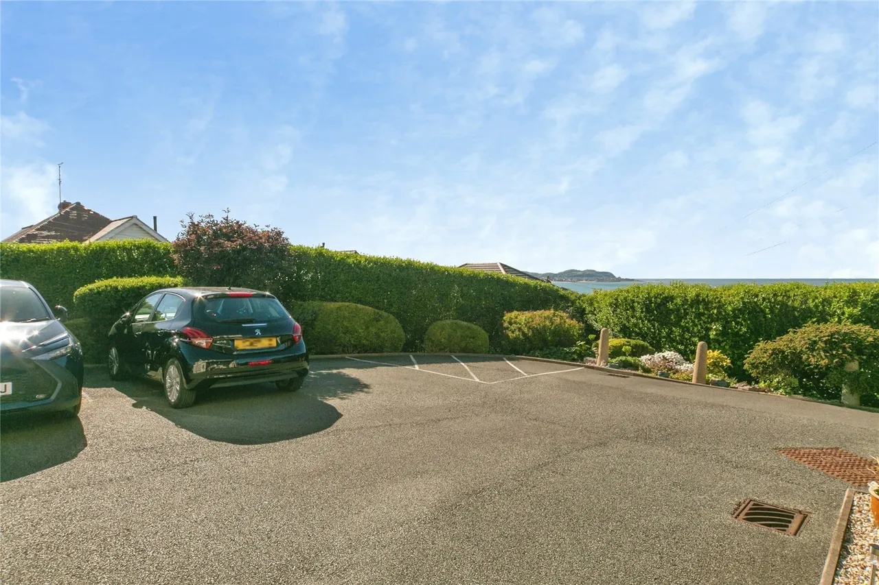 Queens Road, Old Colwyn, LL29, photo 12