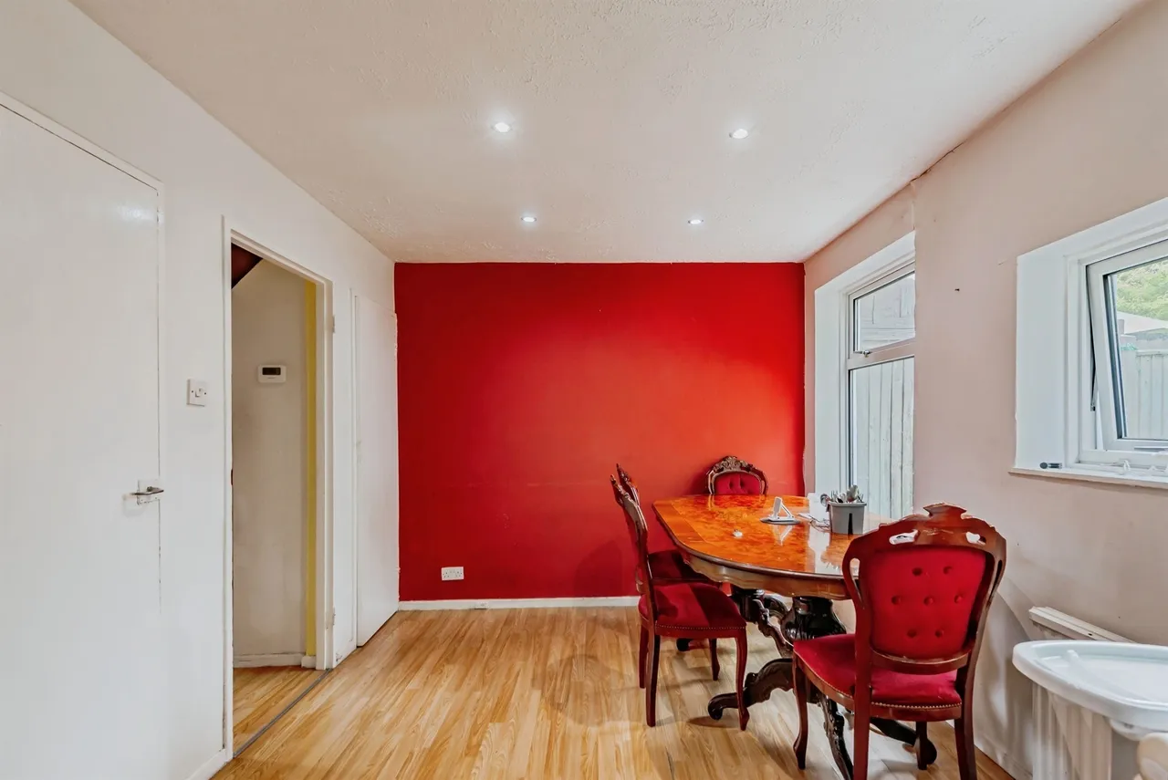 Shaws Road, Crawley, RH10, photo 7