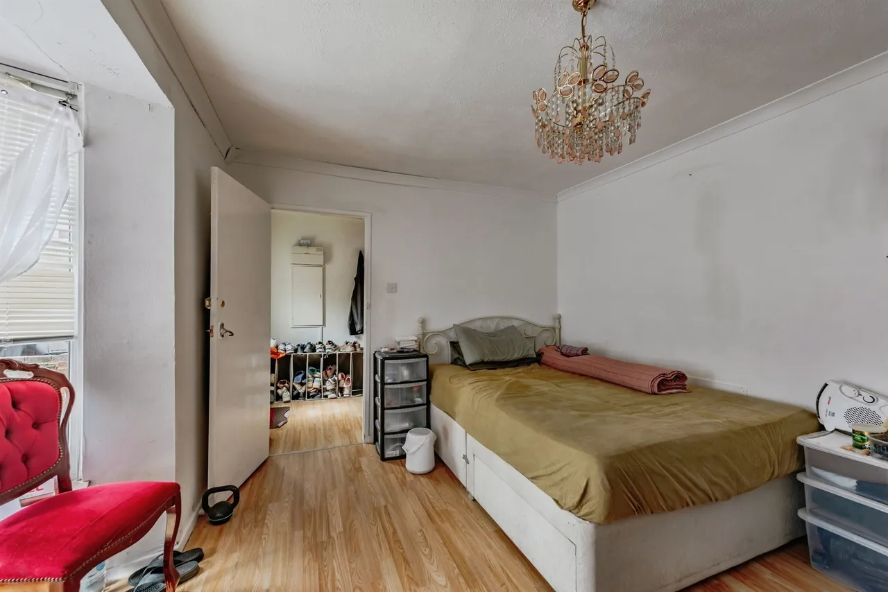 Shaws Road, Crawley, RH10, photo 6