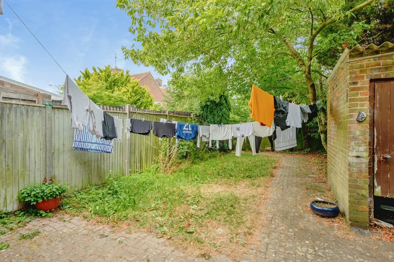 Shaws Road, Crawley, RH10, photo 12
