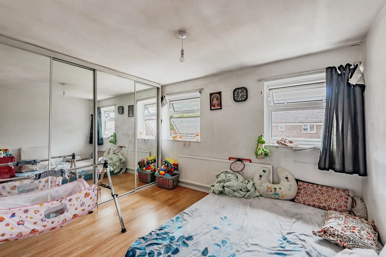 Shaws Road, Crawley, RH10, photo 9