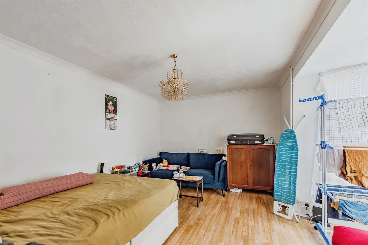 Shaws Road, Crawley, RH10, photo 5