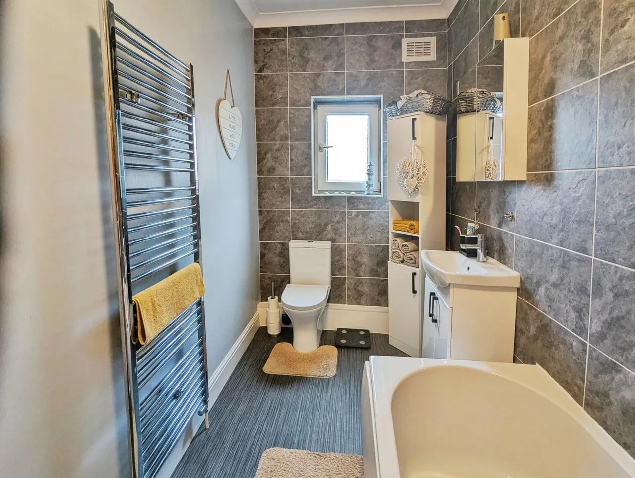 Flanshaw Lane, Wakefield, WF2, photo 8
