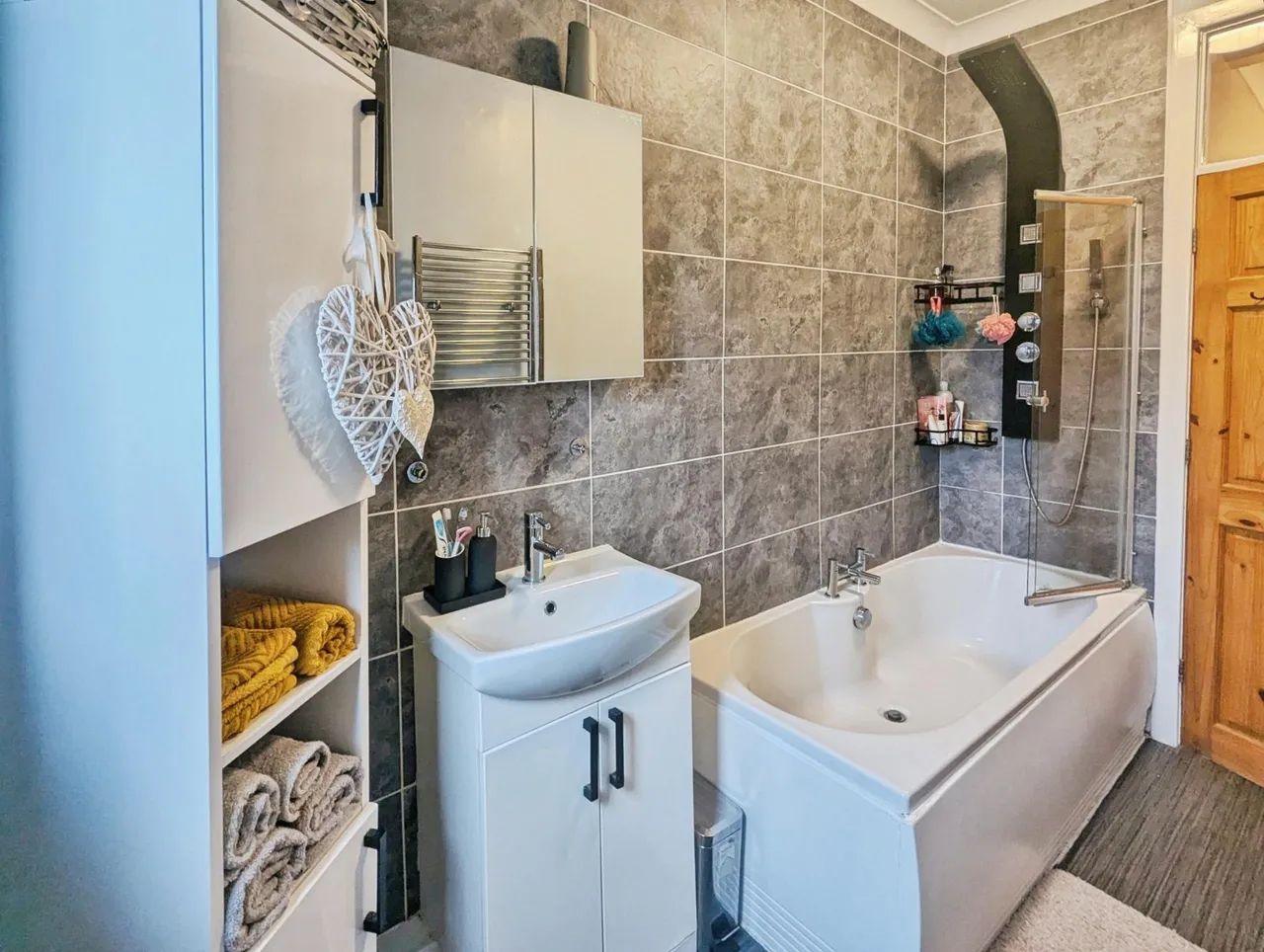 Flanshaw Lane, Wakefield, WF2, photo 9