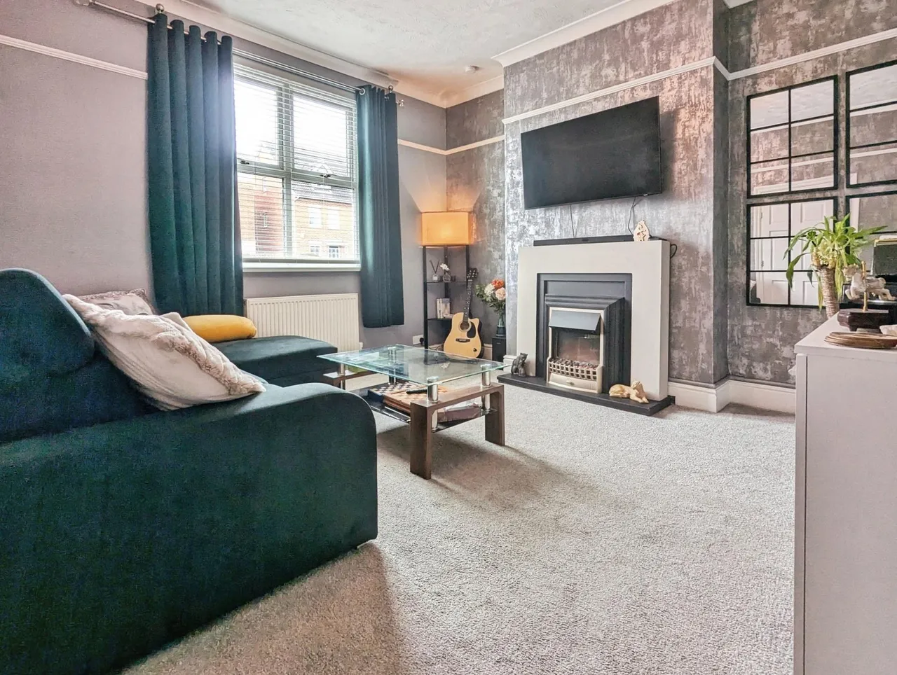 Flanshaw Lane, Wakefield, WF2, photo 2