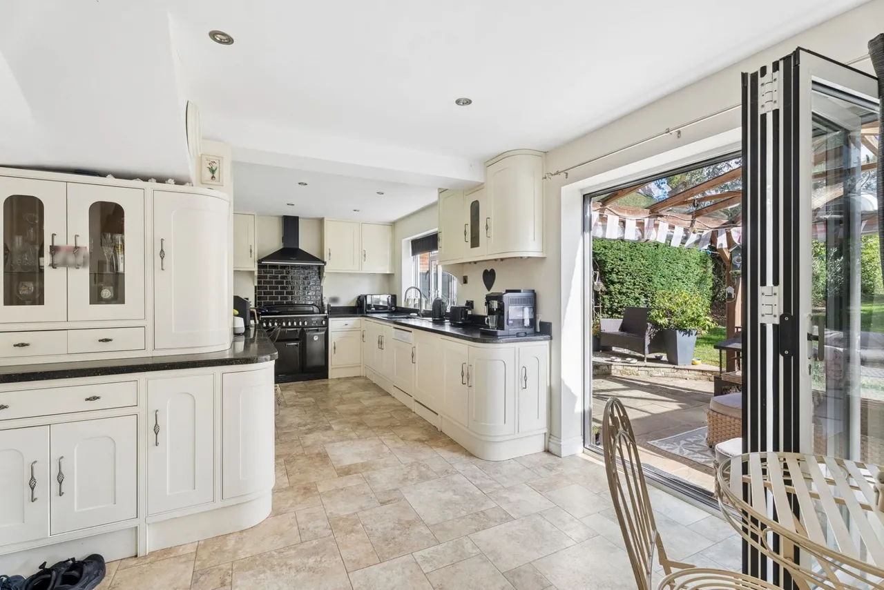 Sunters Wood Close, High Wycombe, HP12, photo 3