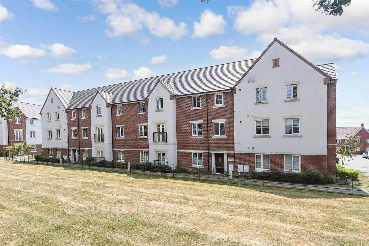 2 bed flat for sale, Daffodil Crescent, Crawley, RH10