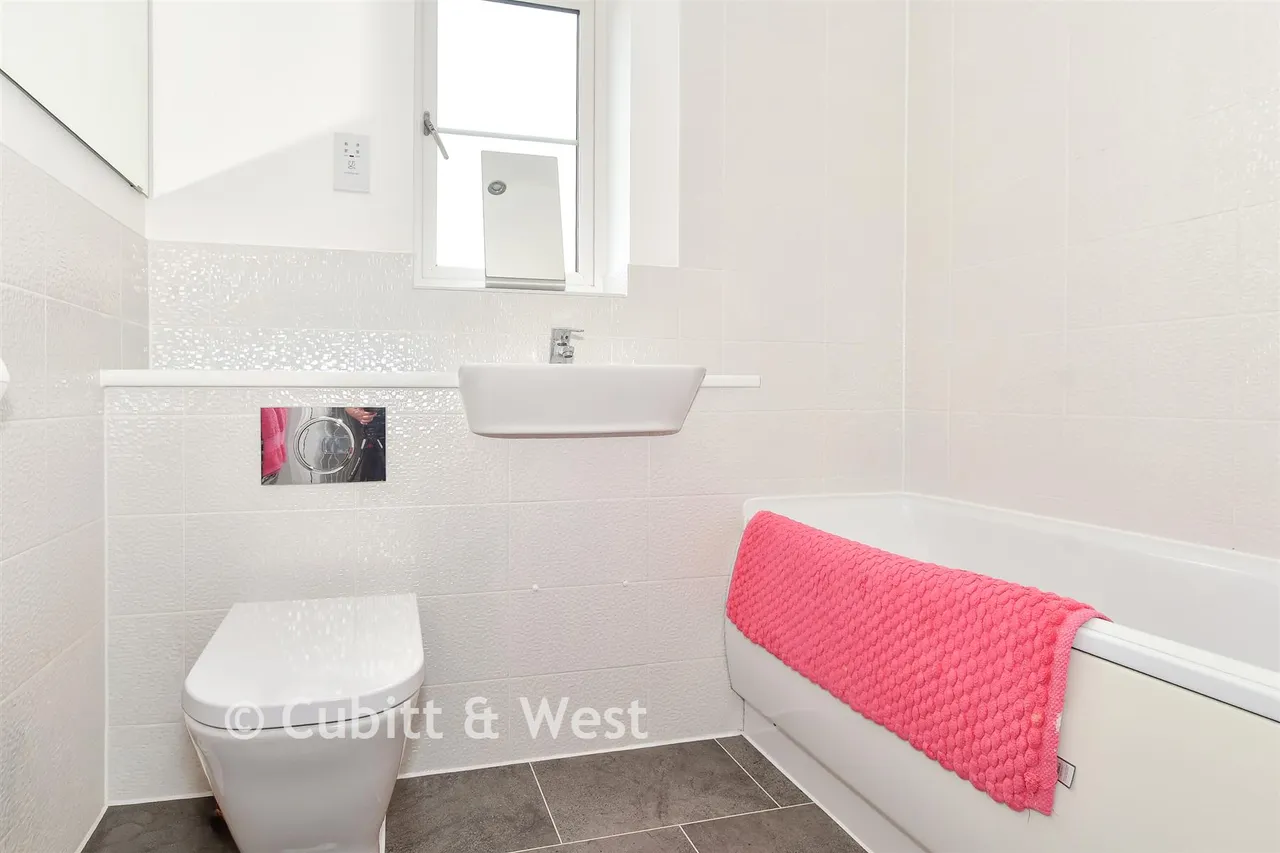 Daffodil Crescent, Crawley, RH10, photo 10