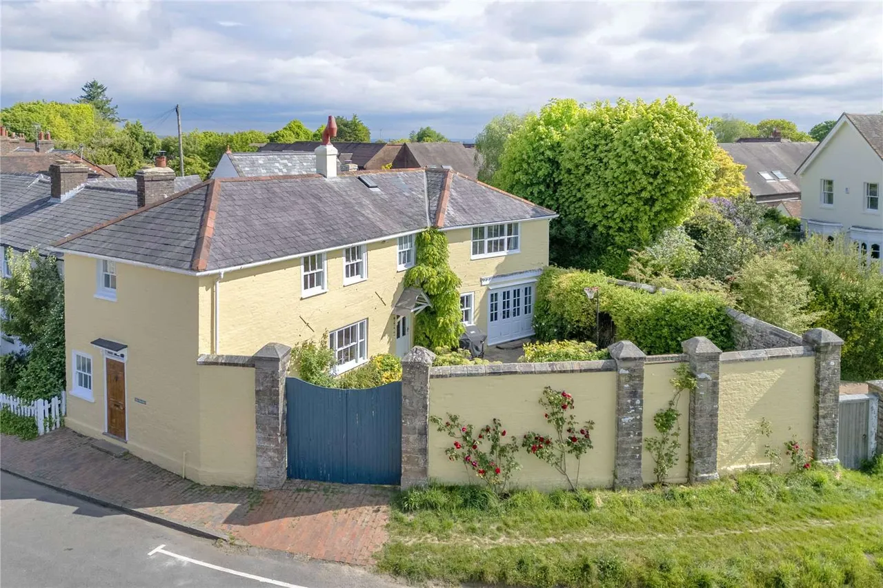 4 bed house for sale — The Green, Frant, Tunbridge Wells, East Sussex, TN3 9DS