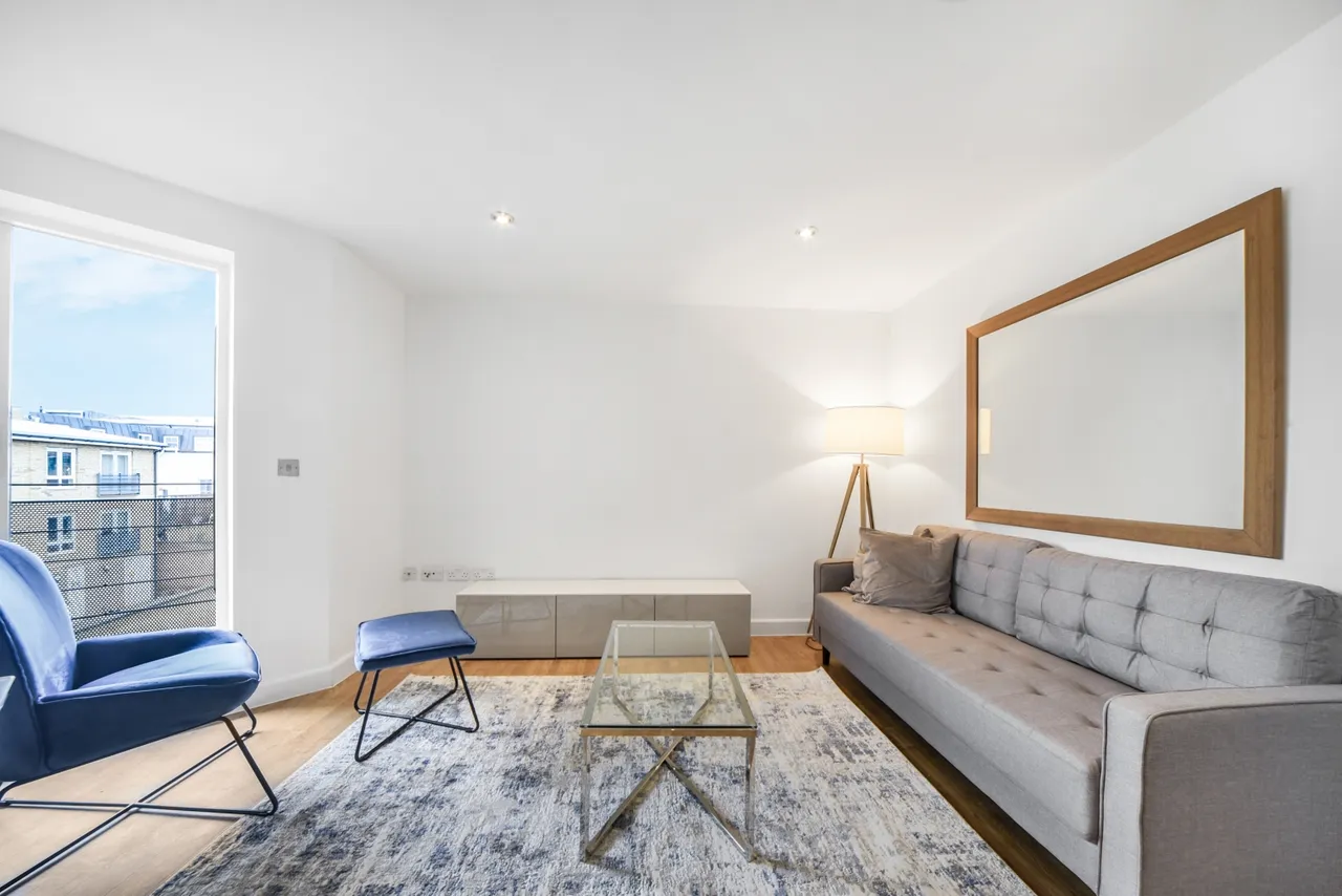 2 bed flat to rent — Queensgate House, Bow Cent 1 Hereford Road, London, E3