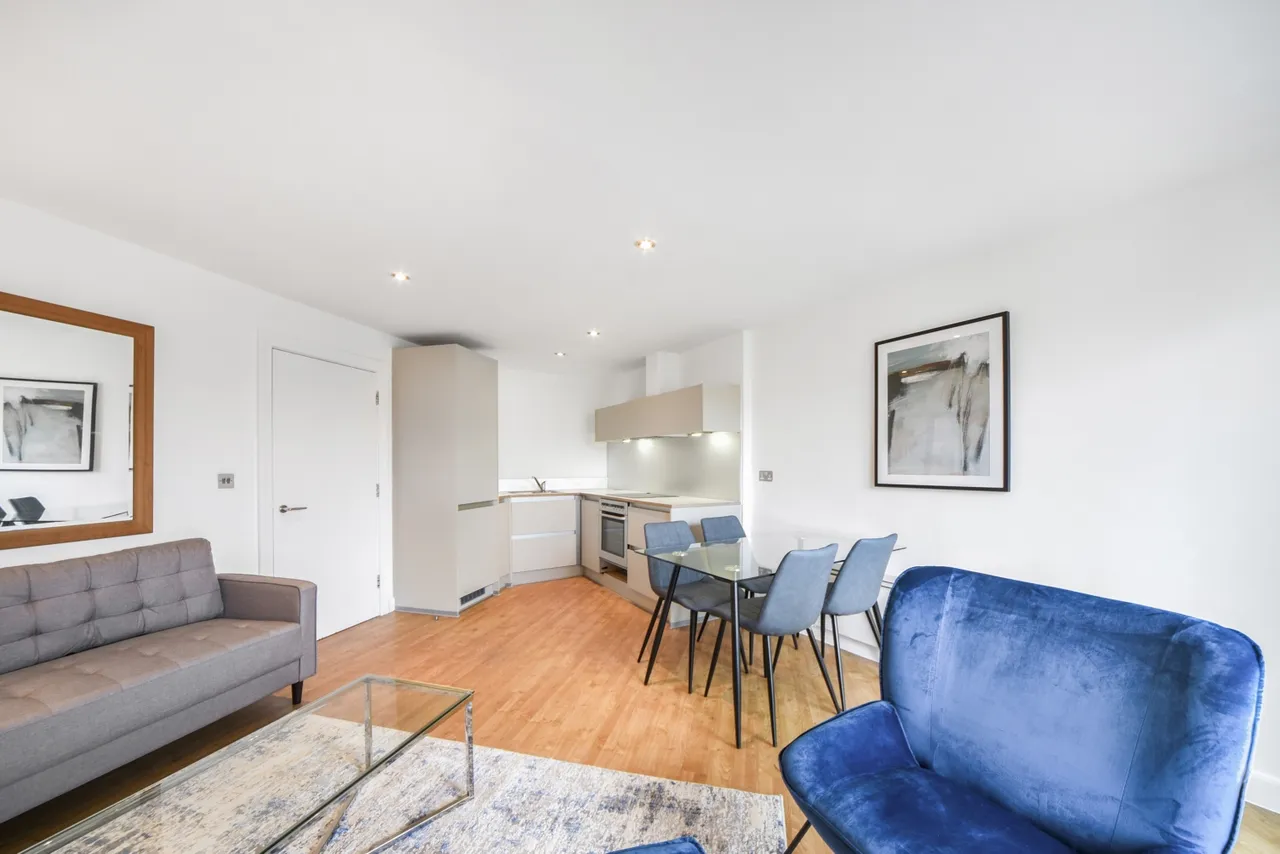 Queensgate House, Bow Cent 1 Hereford Road, London, E3, photo 3