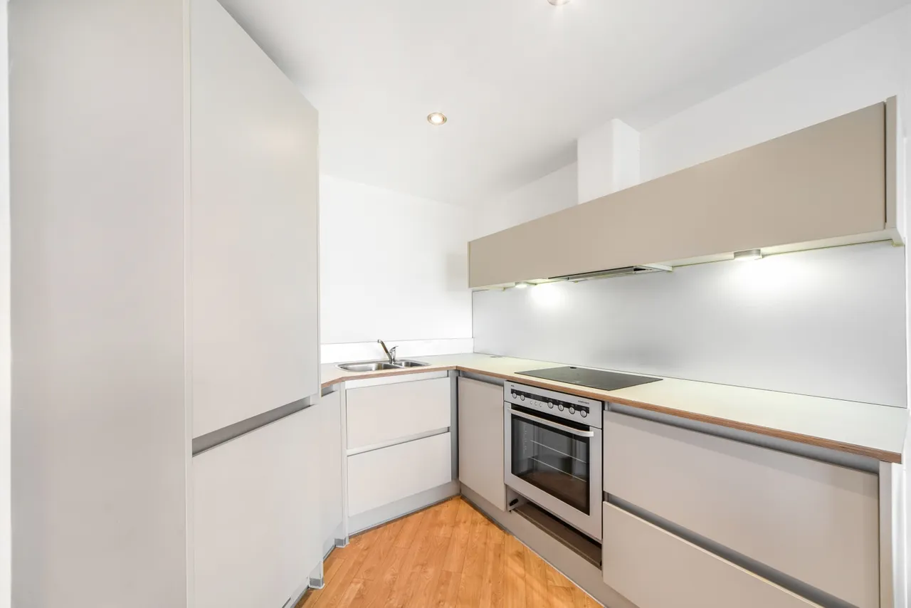 Queensgate House, Bow Cent 1 Hereford Road, London, E3, photo 4