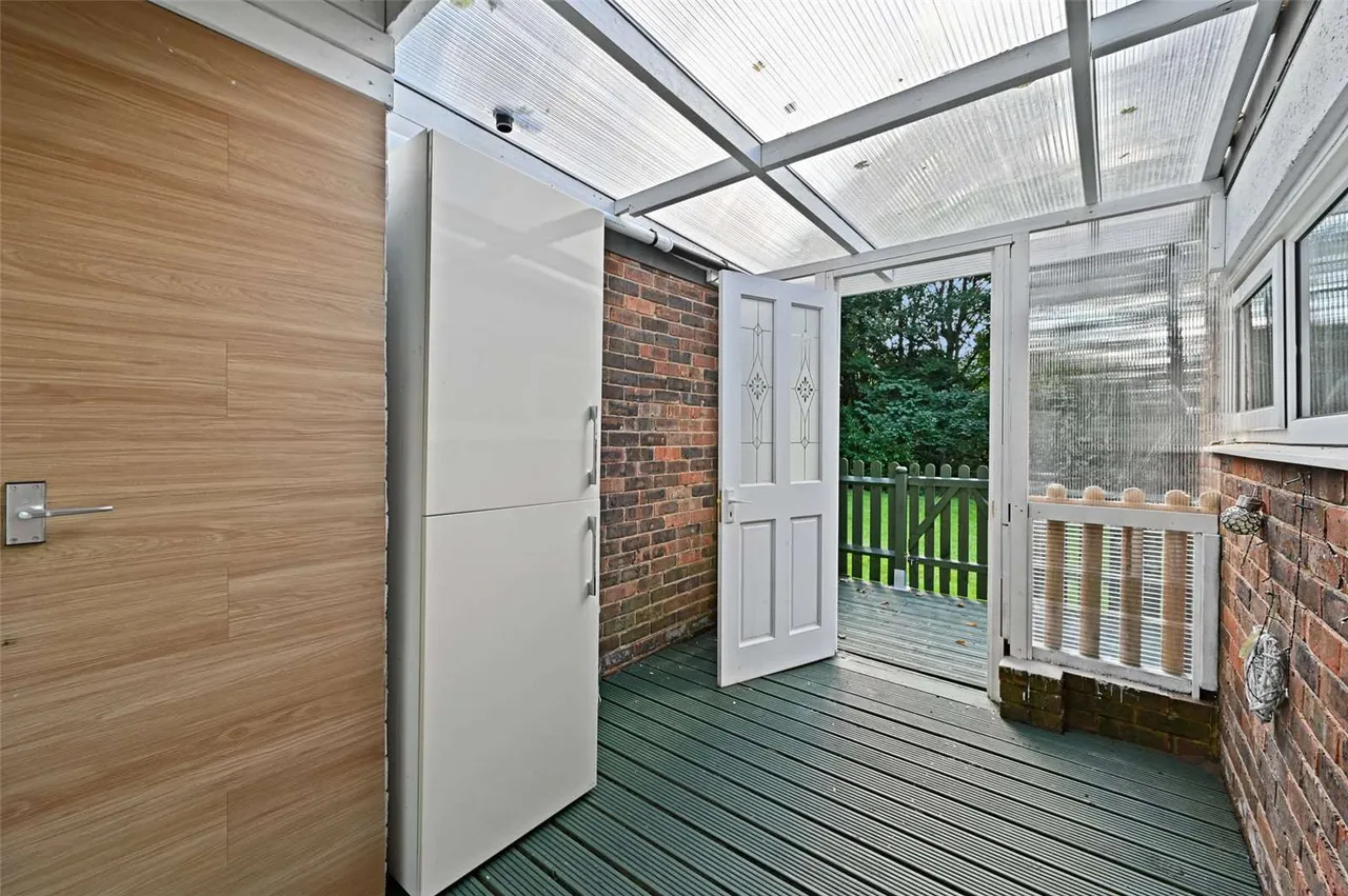 Leaf Close, Northwood, Middlesex, HA6 2YY, photo 10