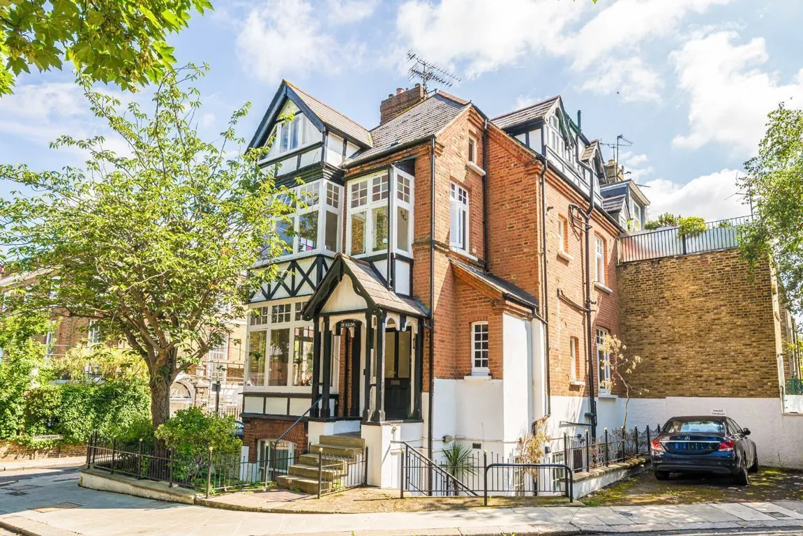 1 bed flat for sale, The Hermitage, TW10