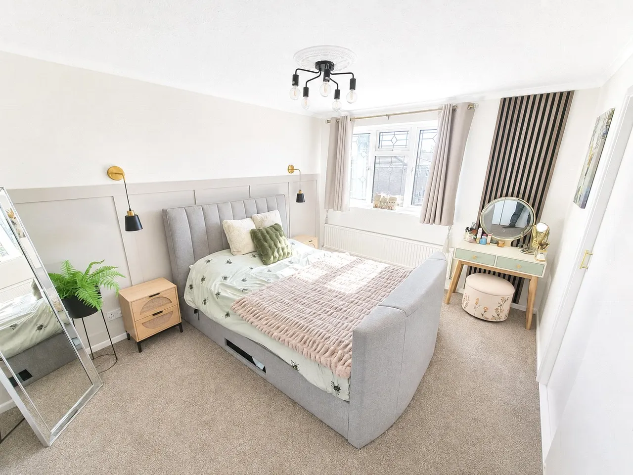 Ash Lodge Drive, Ash, Guildford, Surrey, GU12 6LP, photo 8