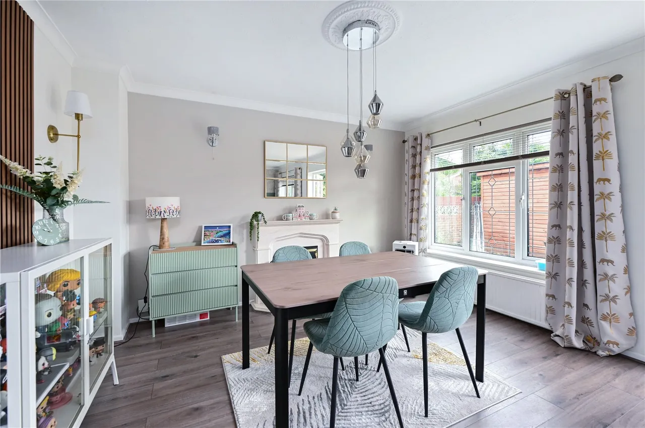 Ash Lodge Drive, Ash, Guildford, Surrey, GU12 6LP, photo 3