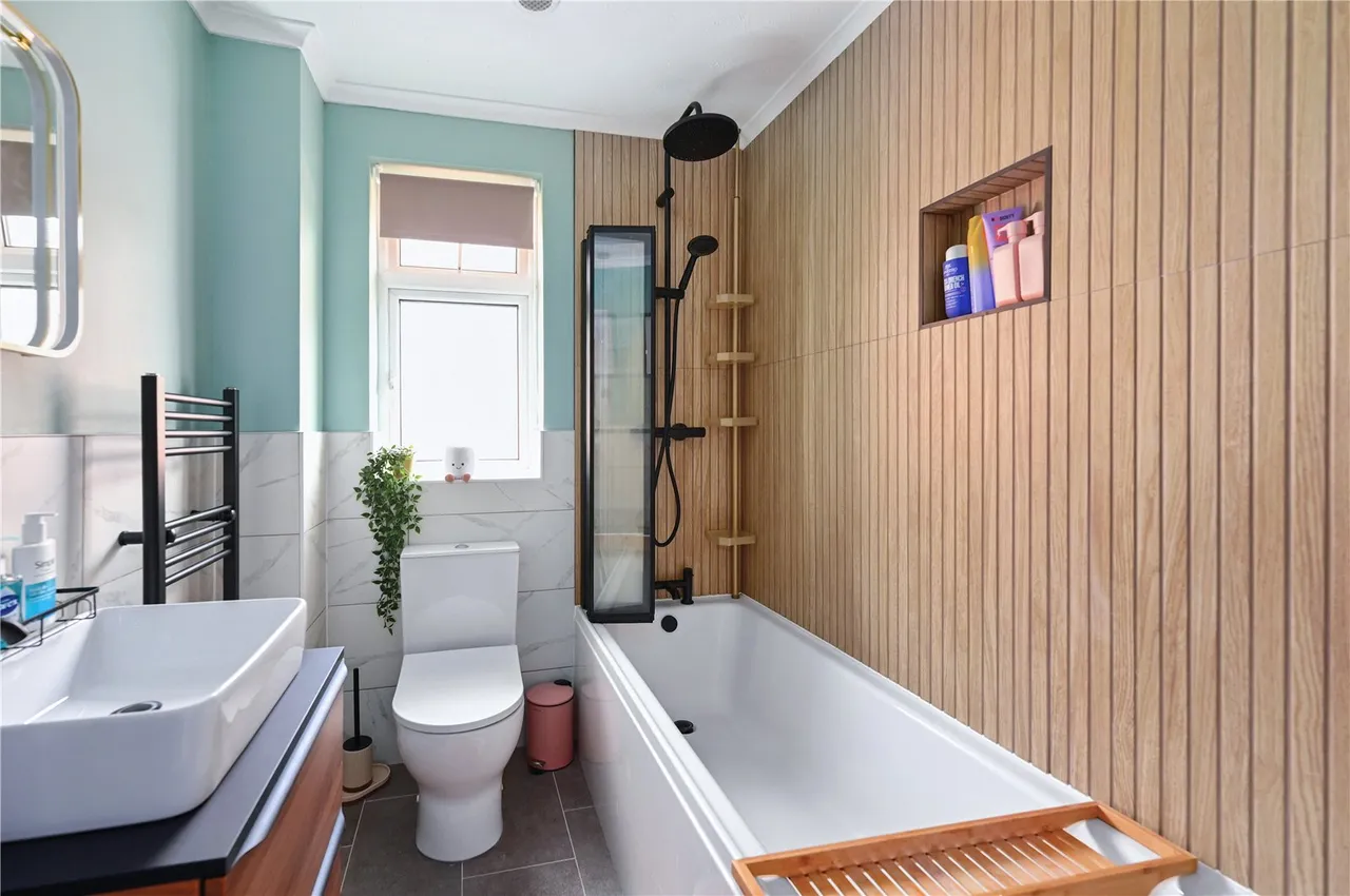 Ash Lodge Drive, Ash, Guildford, Surrey, GU12 6LP, photo 12