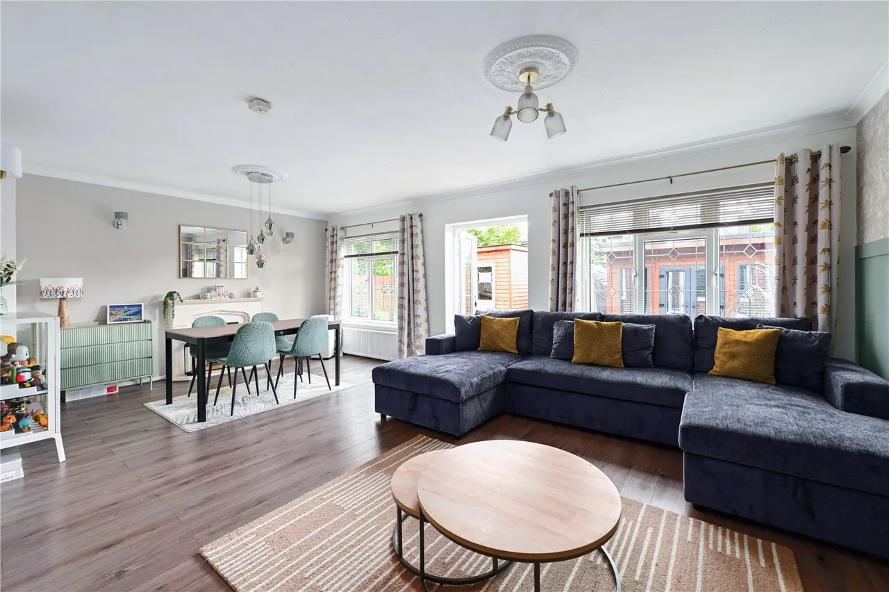 Ash Lodge Drive, Ash, Guildford, Surrey, GU12 6LP, photo 4