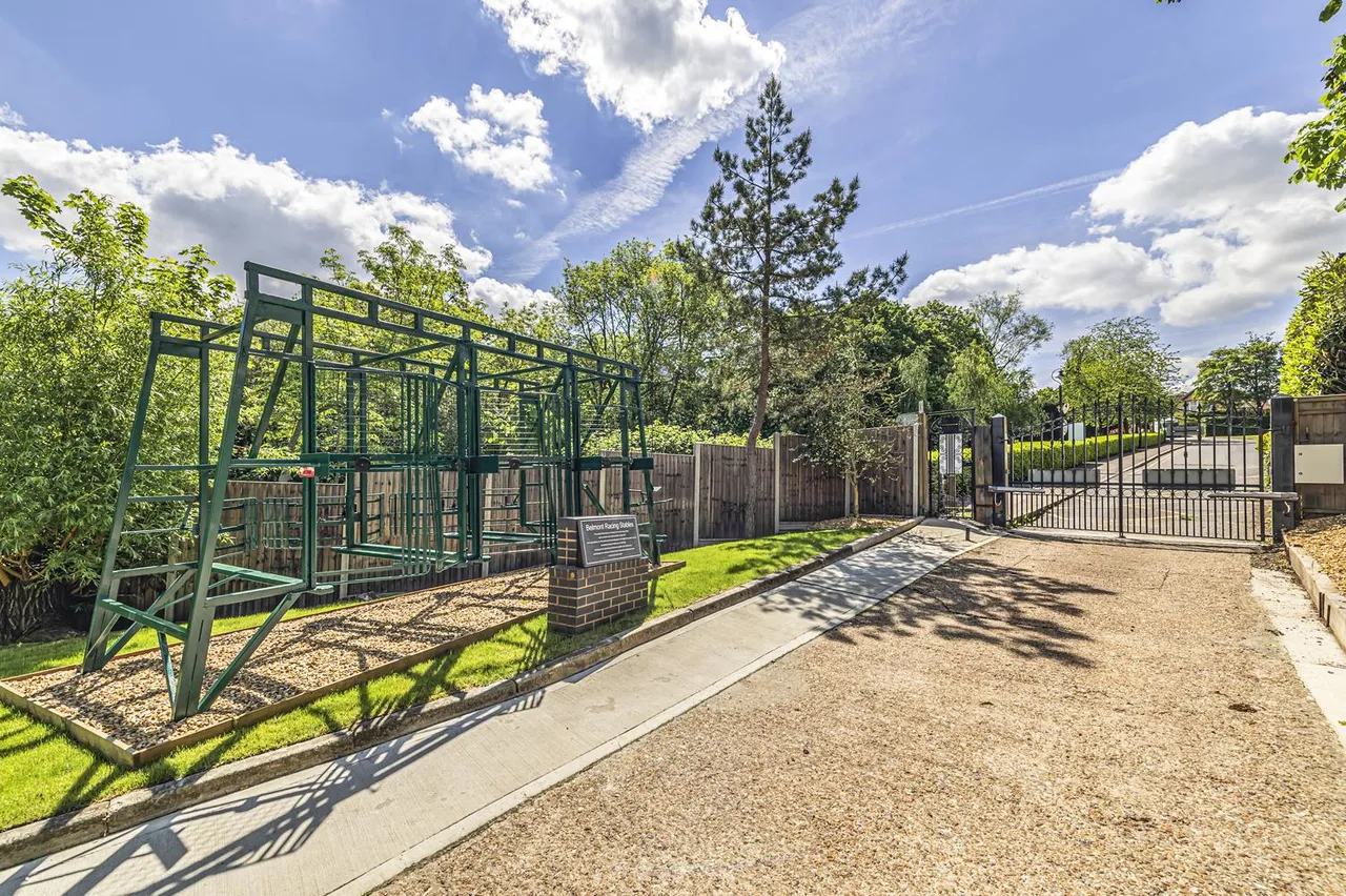 St Vincents Lane, Mill Hill, NW7, photo 16
