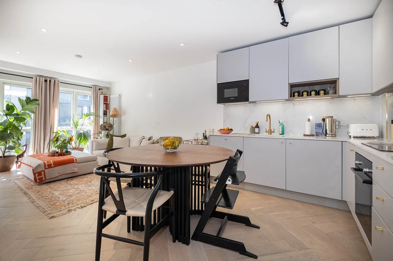 2 bed flat for sale — Ravensbury Terrace, London, SW18