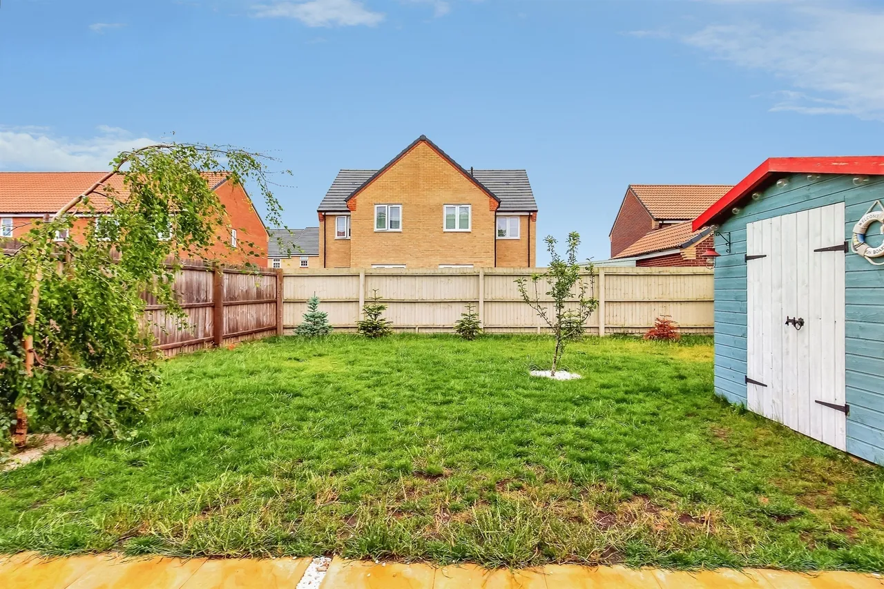 St. Marys Avenue, Wittering, PE8, photo 19