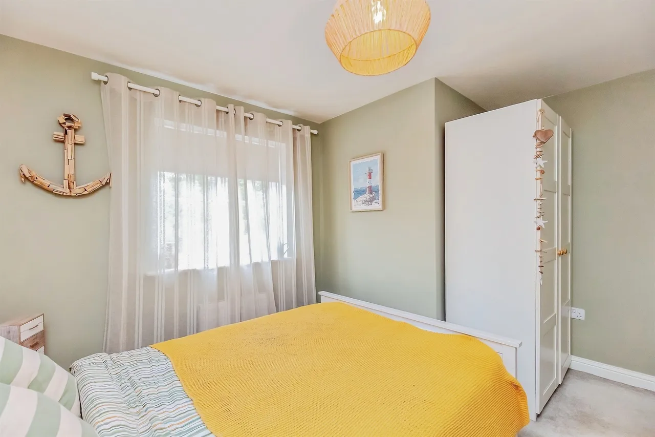 St. Marys Avenue, Wittering, PE8, photo 14