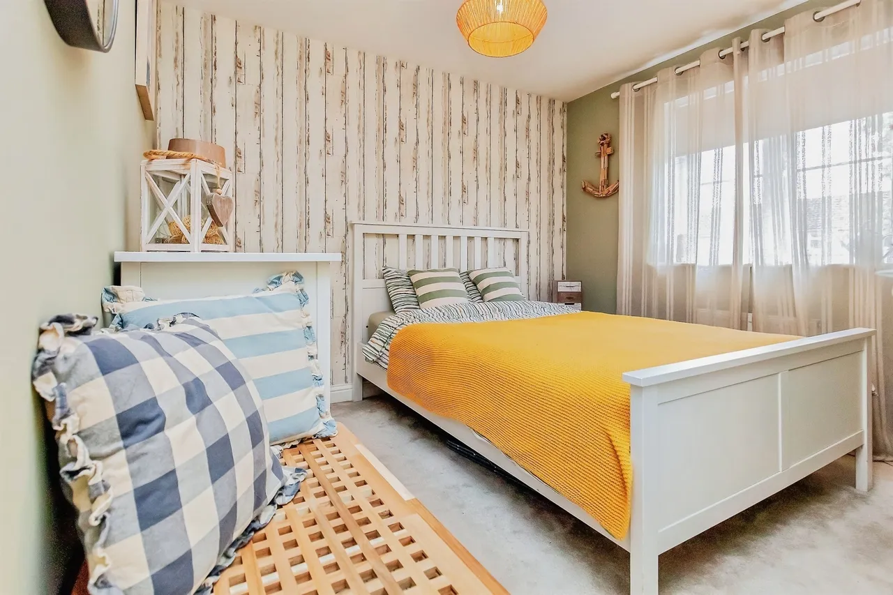 St. Marys Avenue, Wittering, PE8, photo 13