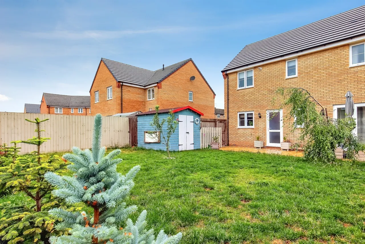 St. Marys Avenue, Wittering, PE8, photo 20