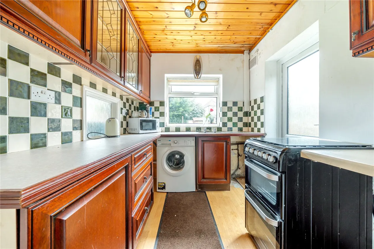 Garden Close, Hampton, TW12 3EG, photo 3