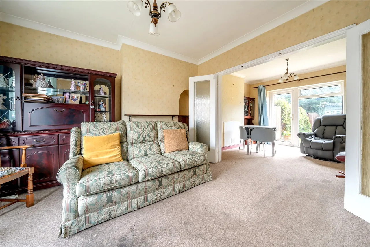 Garden Close, Hampton, TW12 3EG, photo 2