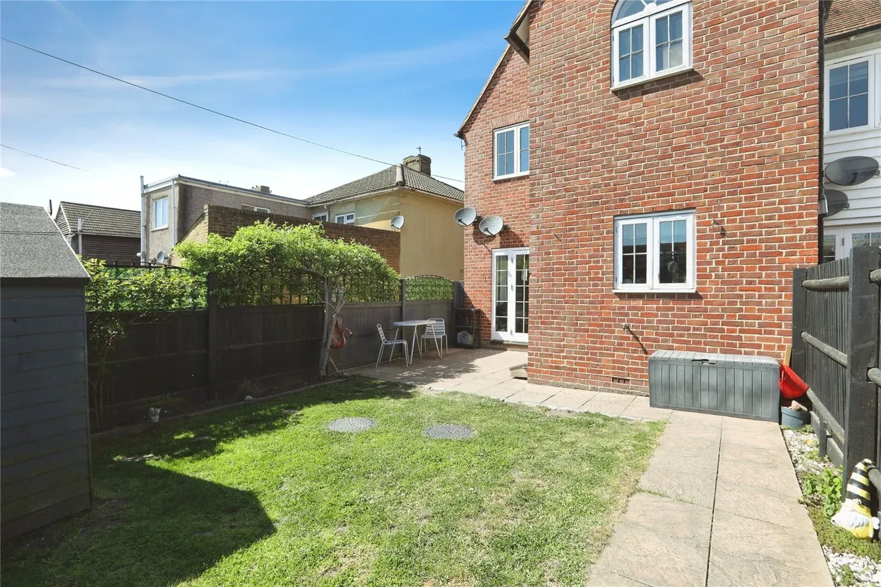 Crown Road, Sittingbourne, Kent, ME10, photo 2