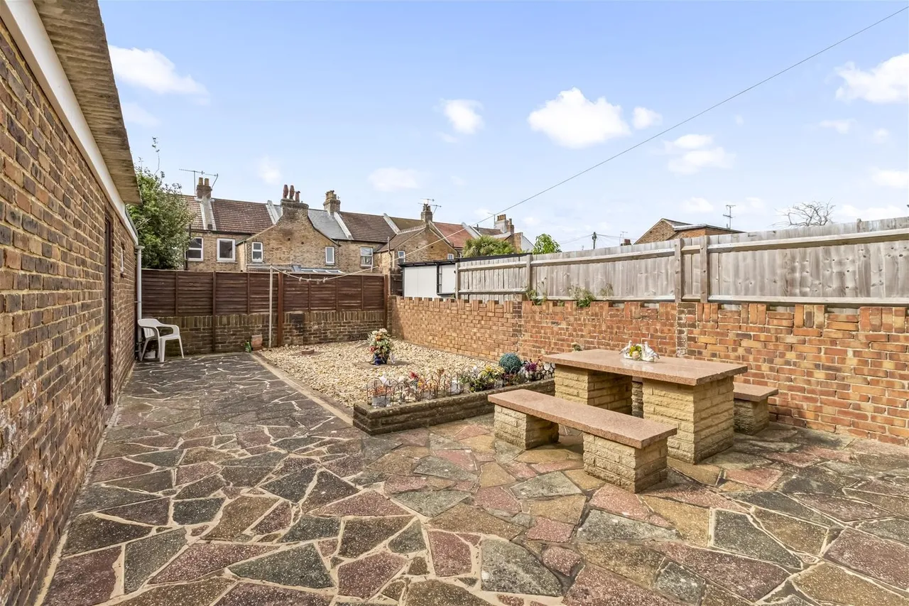 Guildford Road, Worthing, photo 8