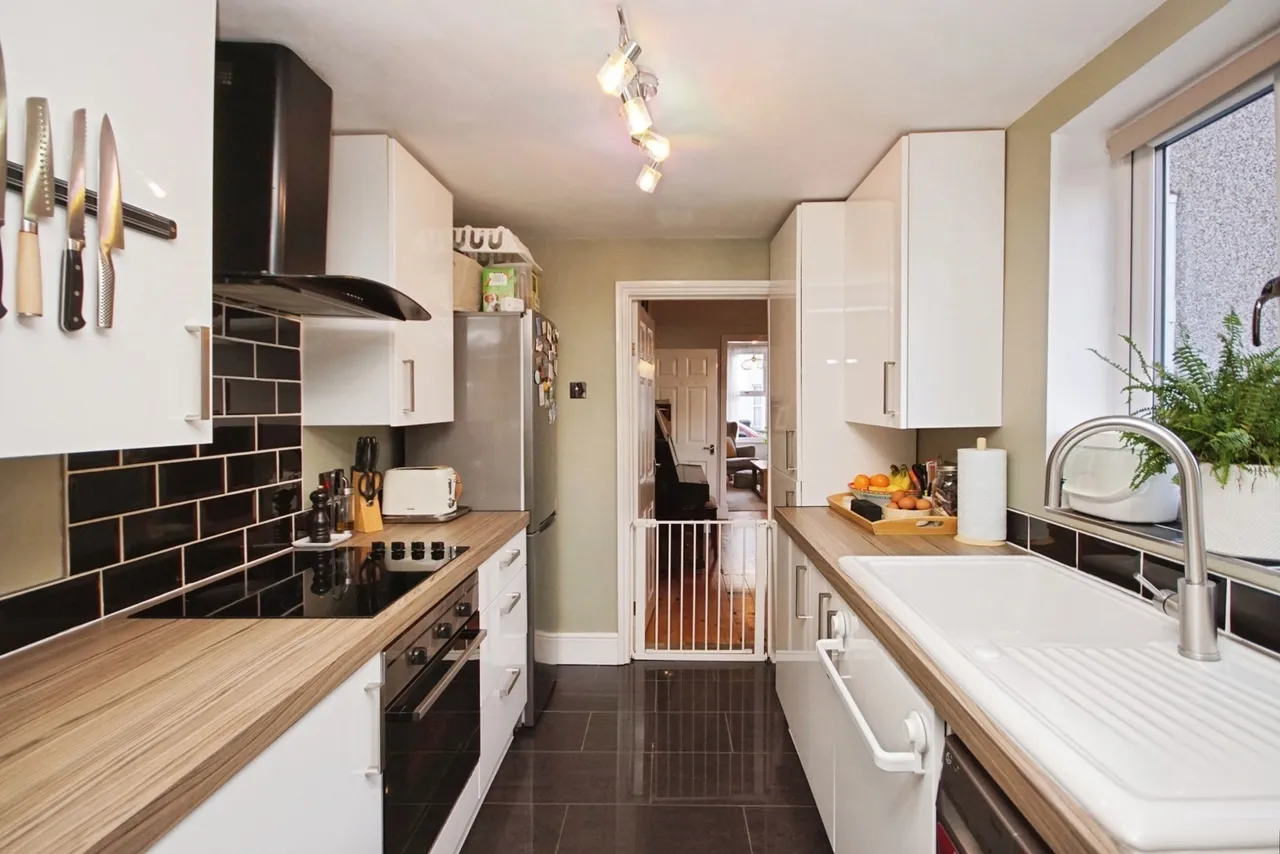 3 bed house for sale — West Street, Kingswood, Bristol, BS15