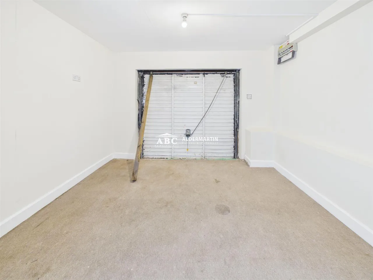 Albany Crescent, Edgware, photo 17