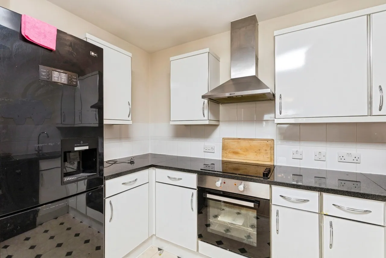 Commonwealth Drive, Crawley, RH10, photo 4