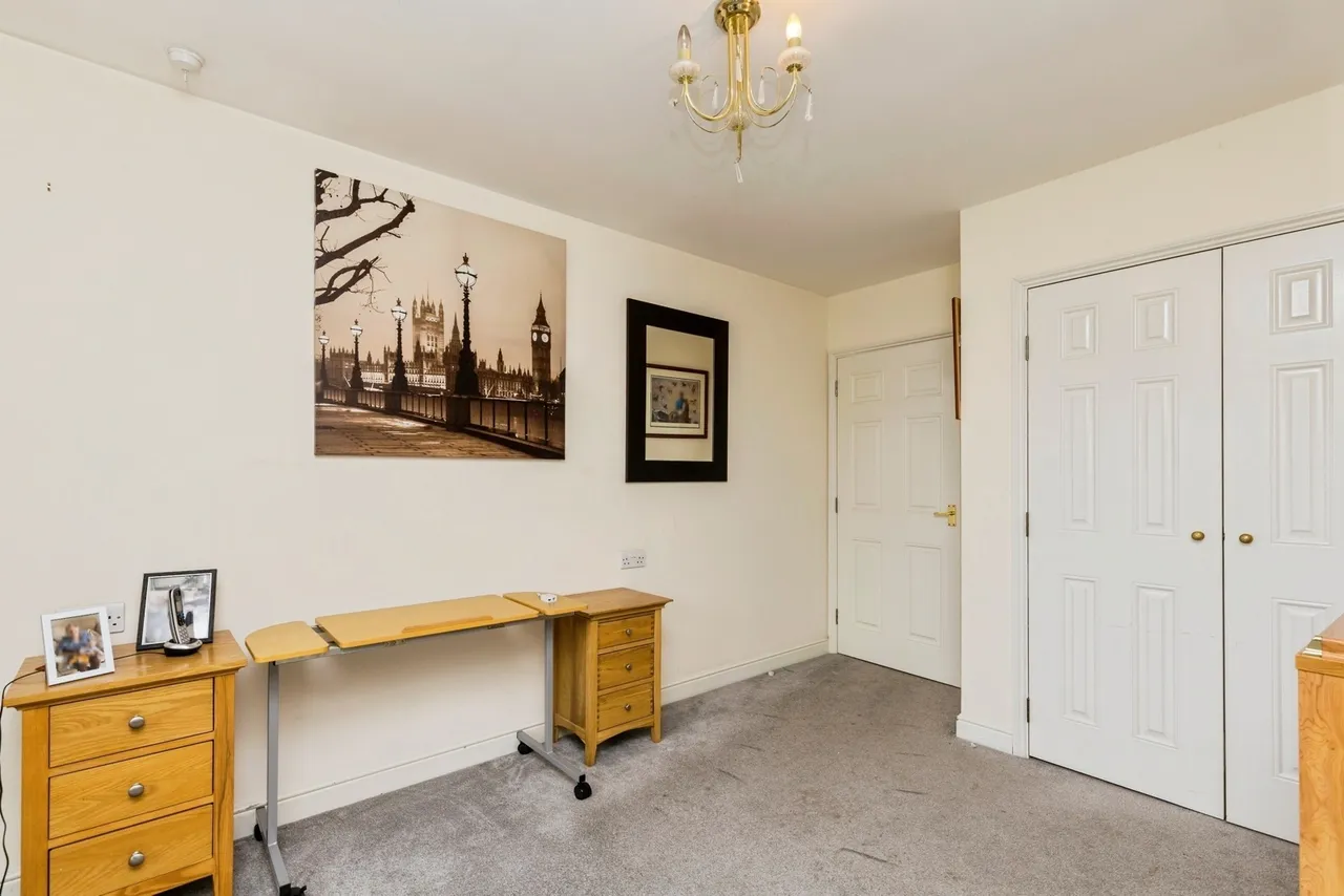 Commonwealth Drive, Crawley, RH10, photo 12