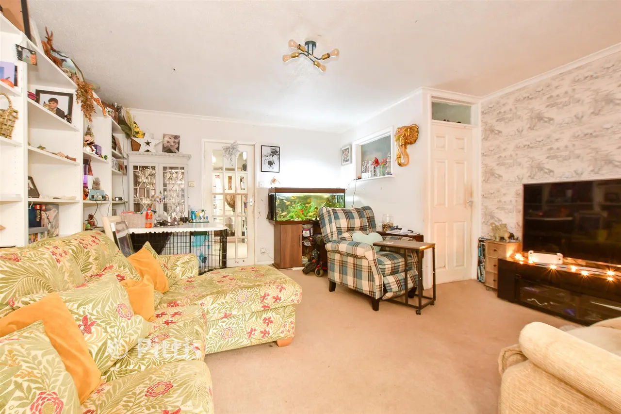 Sandown Road, Sandown, PO36, photo 4