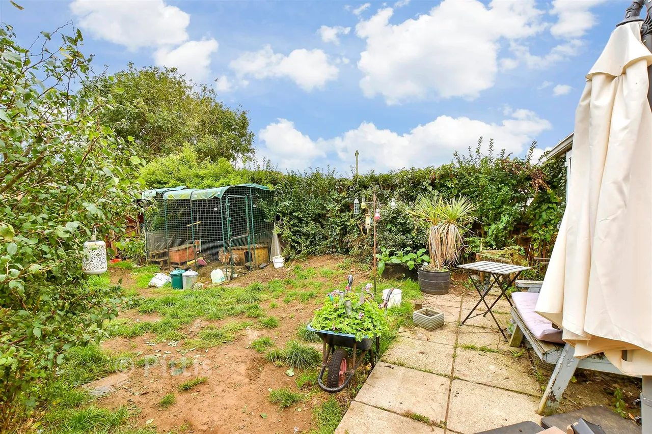 Sandown Road, Sandown, PO36, photo 8