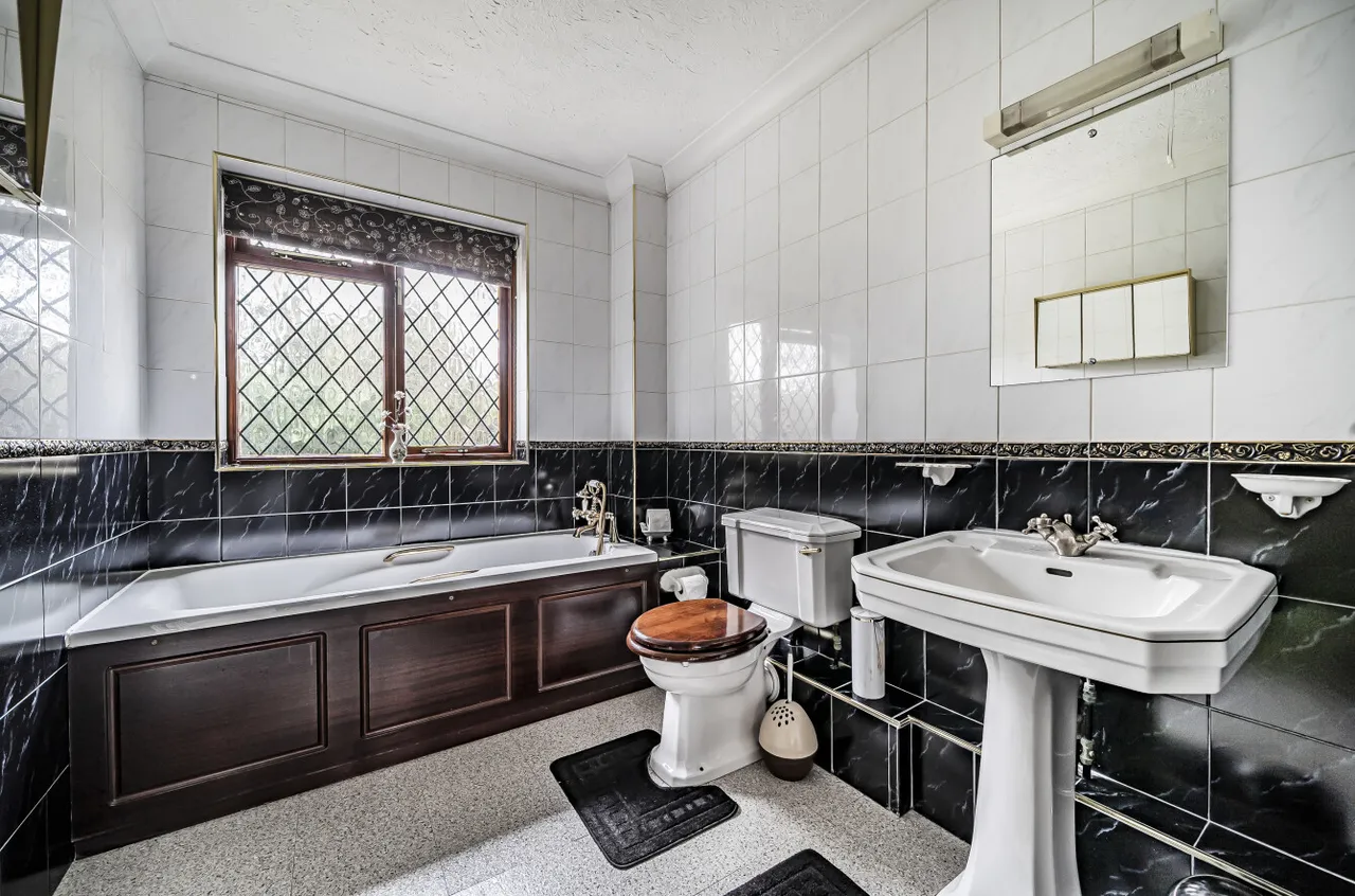 Bowenhurst Gardens, Church Crookham, Fleet, GU52 6NB, photo 13