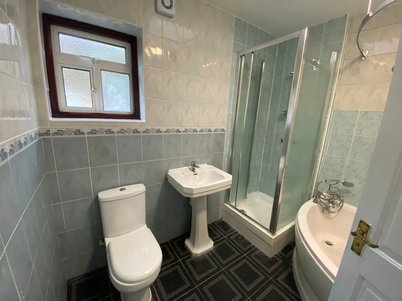 Streatfeild Avenue, London, E6, photo 19