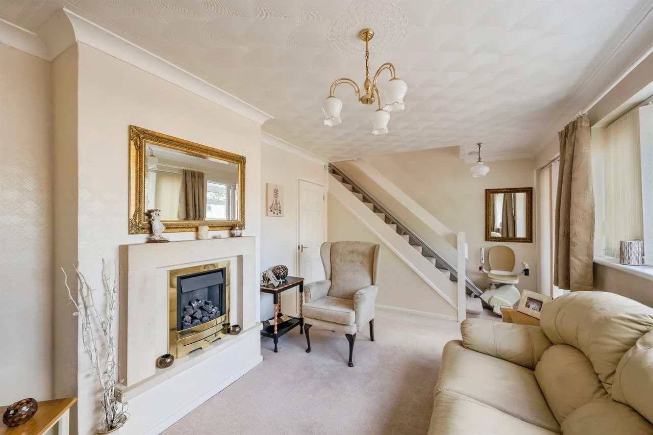 Wroxham Way, Cusworth, Doncaster, photo 5