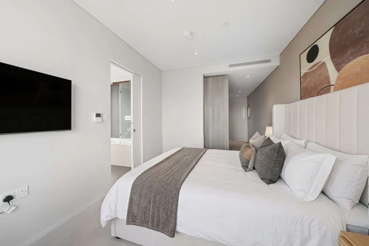 York Place, London, SW11, photo 3