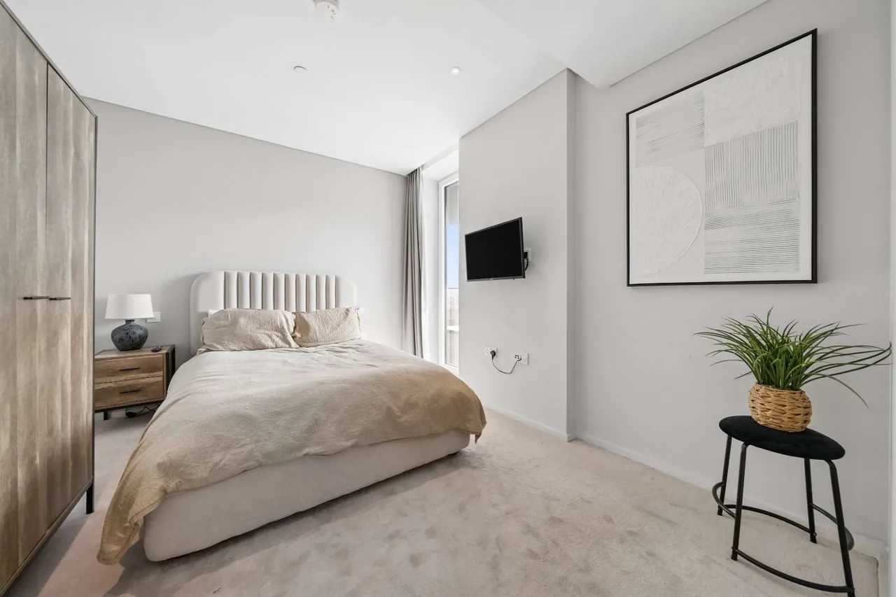 York Place, London, SW11, photo 6