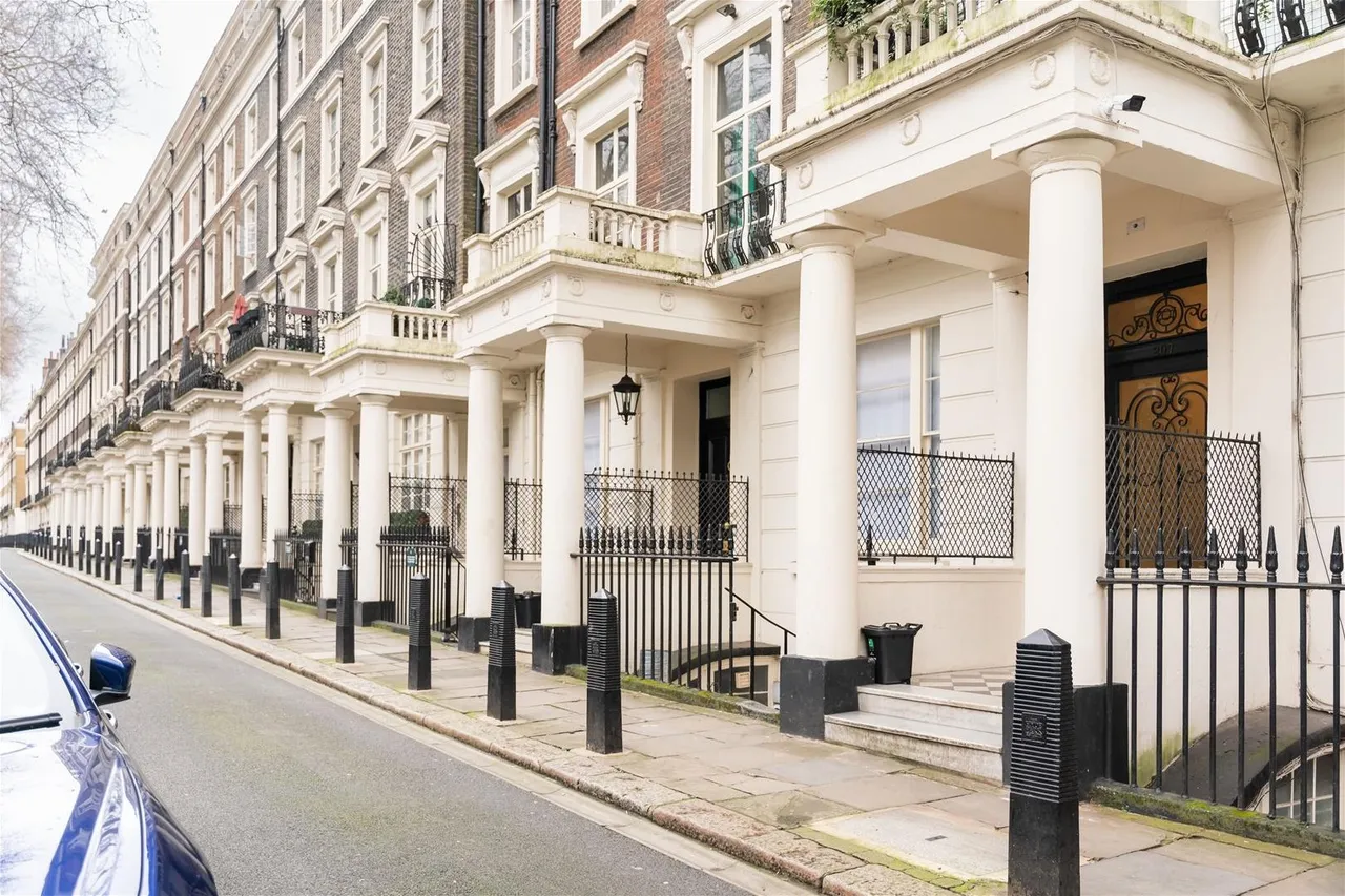 4 bed flat for sale — Sussex Gardens, London W2 2RJ