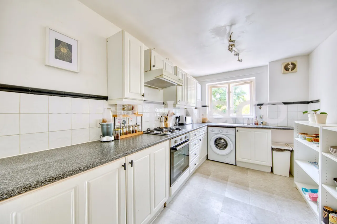 Eastway, London, Hackney, photo 6